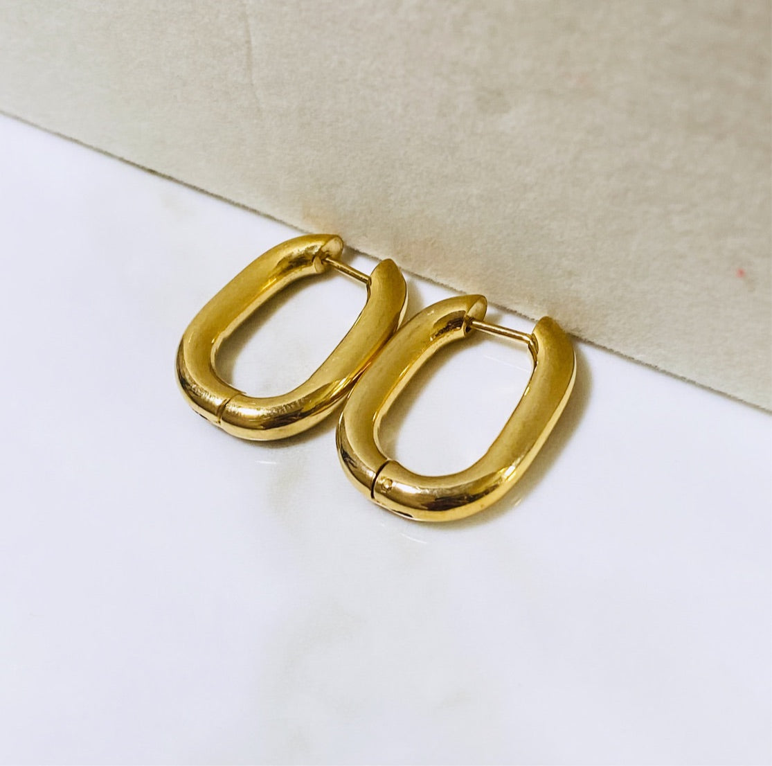 Bingo Hoop Earrings - Gold - CHIKAAG