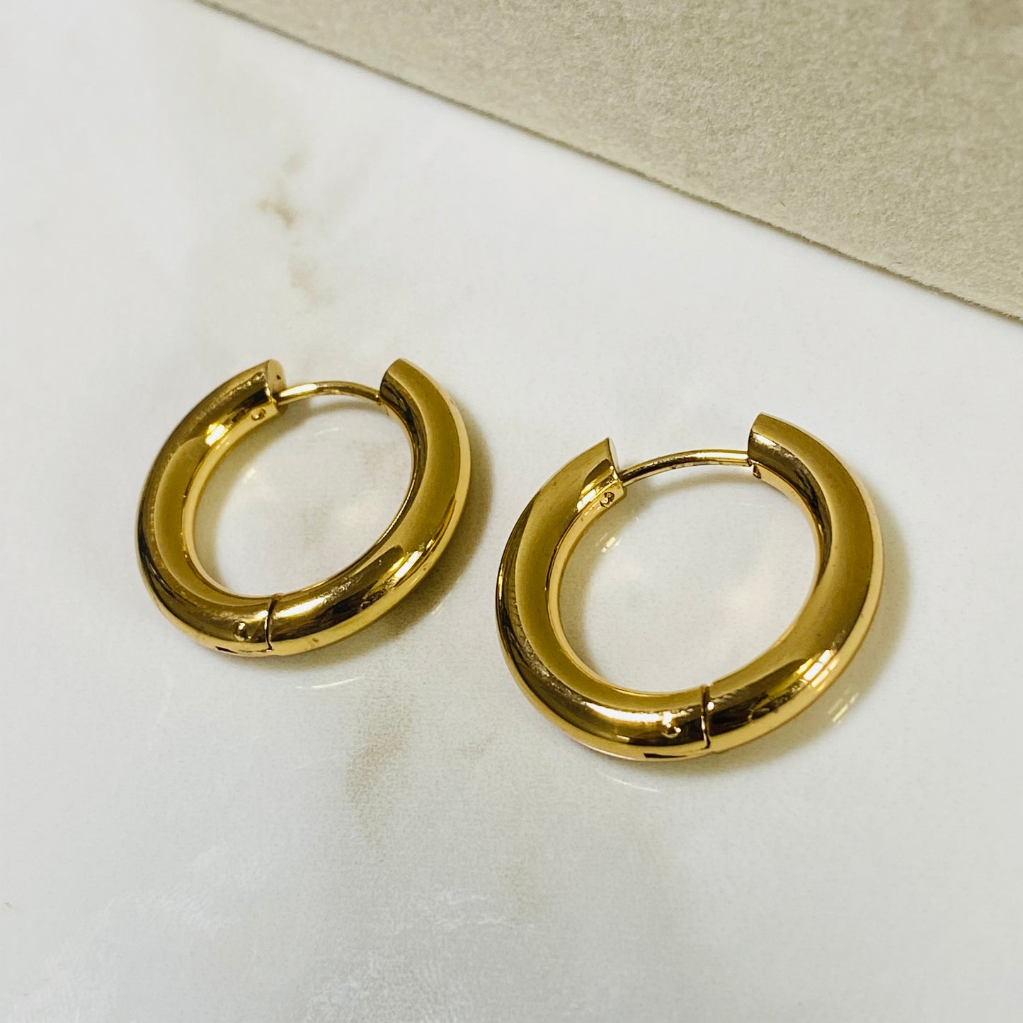 Bebe Bonita Earrings - Gold - CHIKAAG