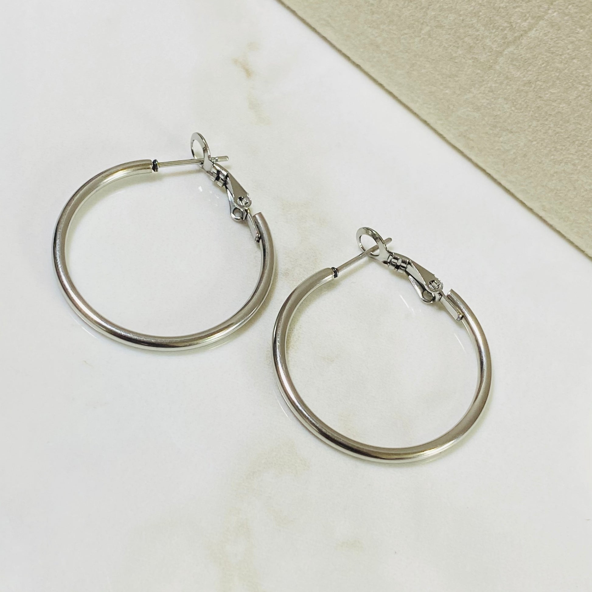 Simple Hoop Earrings Silver -30mm - CHIKAAG